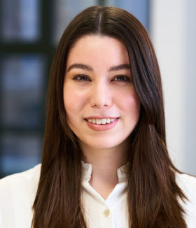 Author Kia Oaki